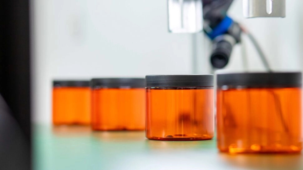 Scortex Spark, AOI system, inspecting cosmetic jars.