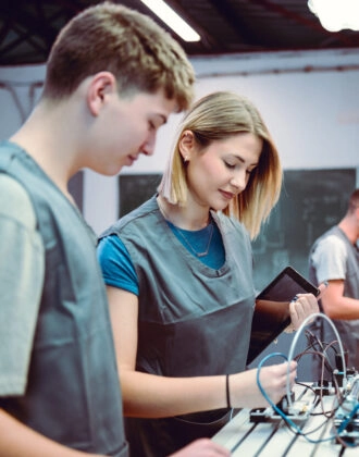 Practical course electric systems